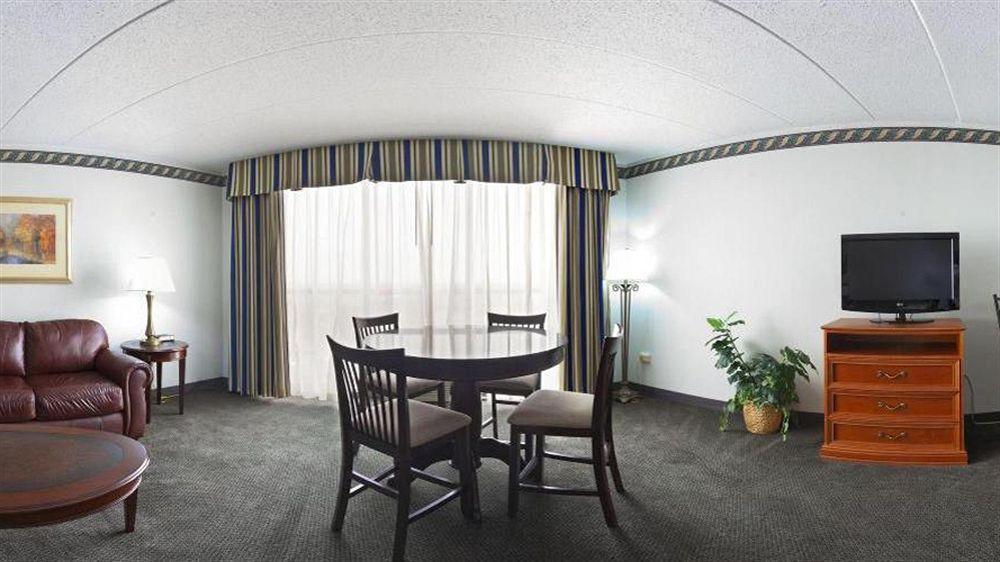 Holiday Inn Rockford By Ihg Esterno foto